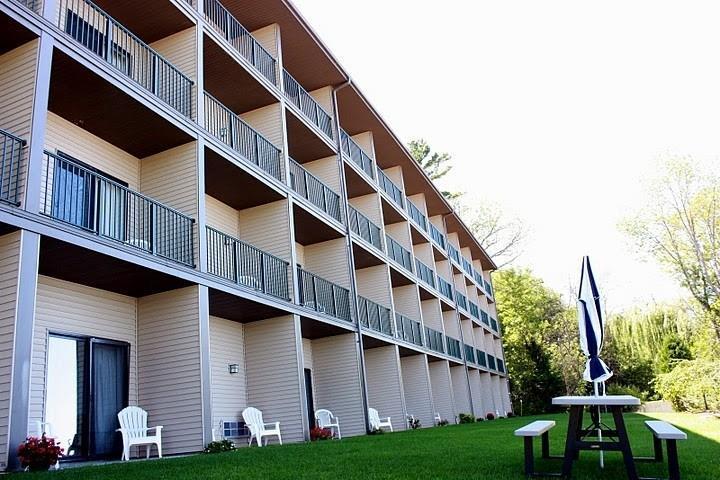 Beachfront Hotel Houghton Lake Extérieur photo