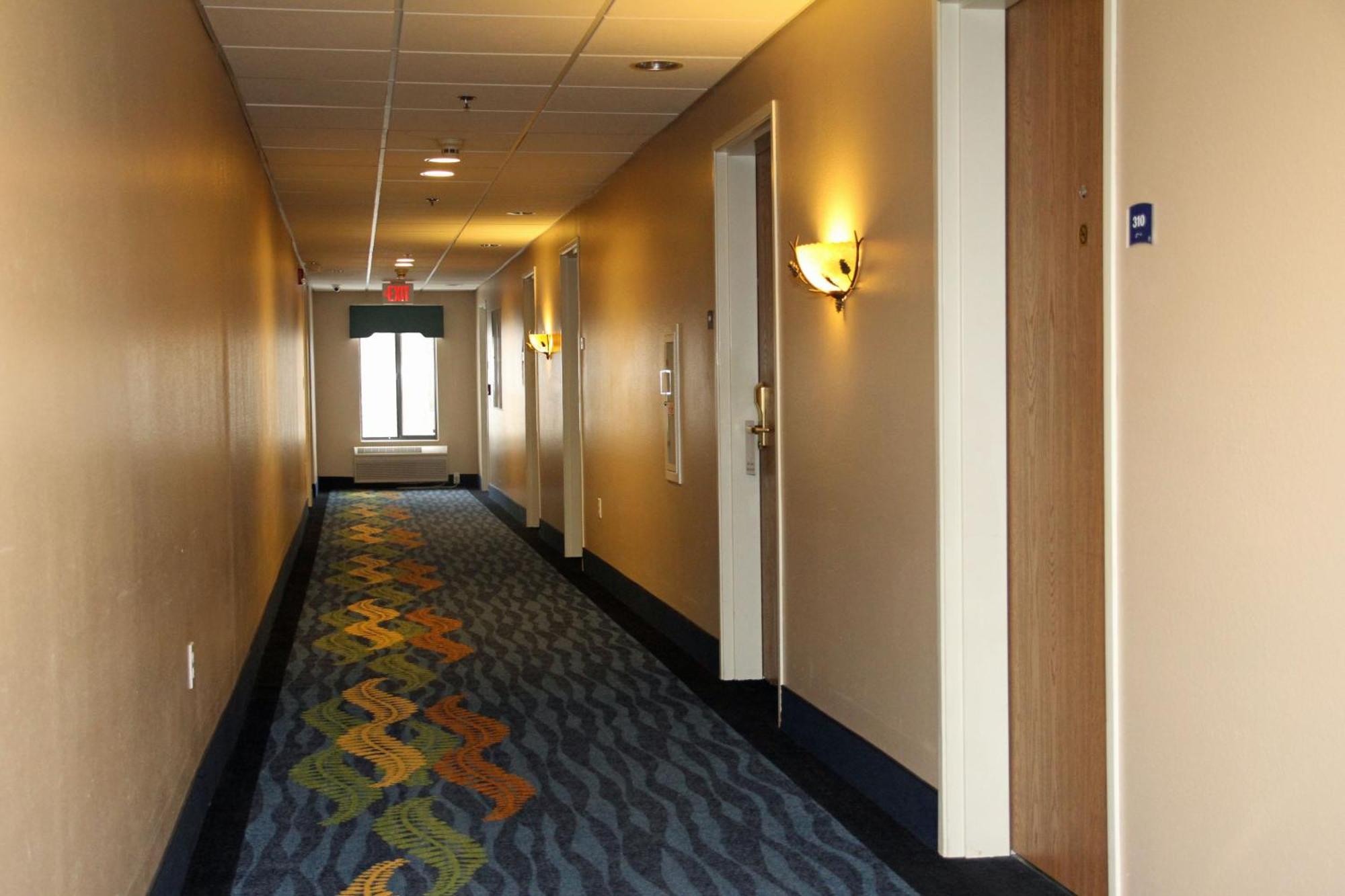 Beachfront Hotel Houghton Lake Extérieur photo