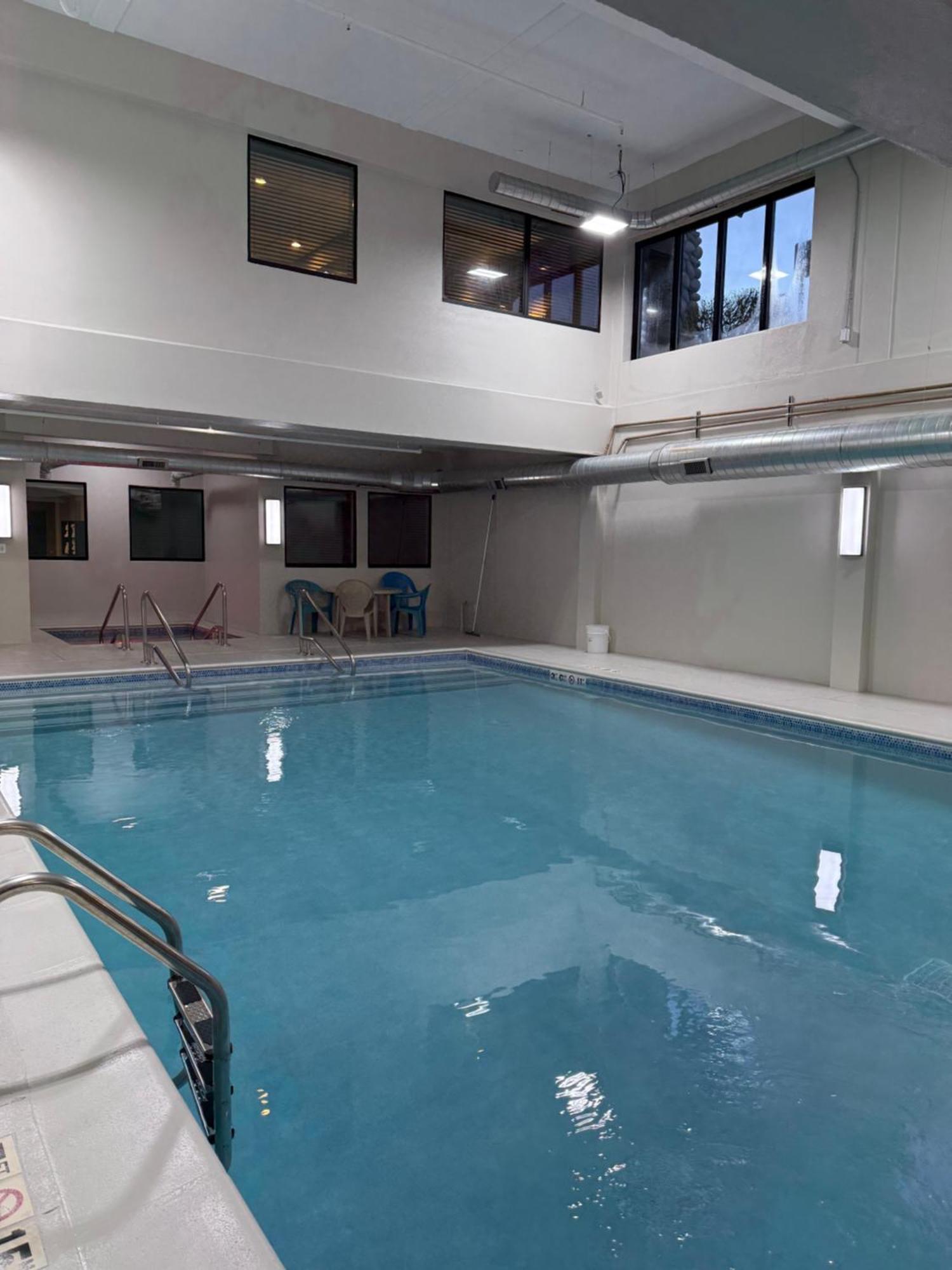Beachfront Hotel Houghton Lake Extérieur photo