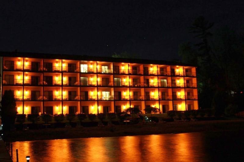 Beachfront Hotel Houghton Lake Extérieur photo