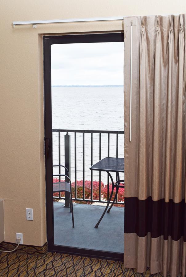 Beachfront Hotel Houghton Lake Extérieur photo