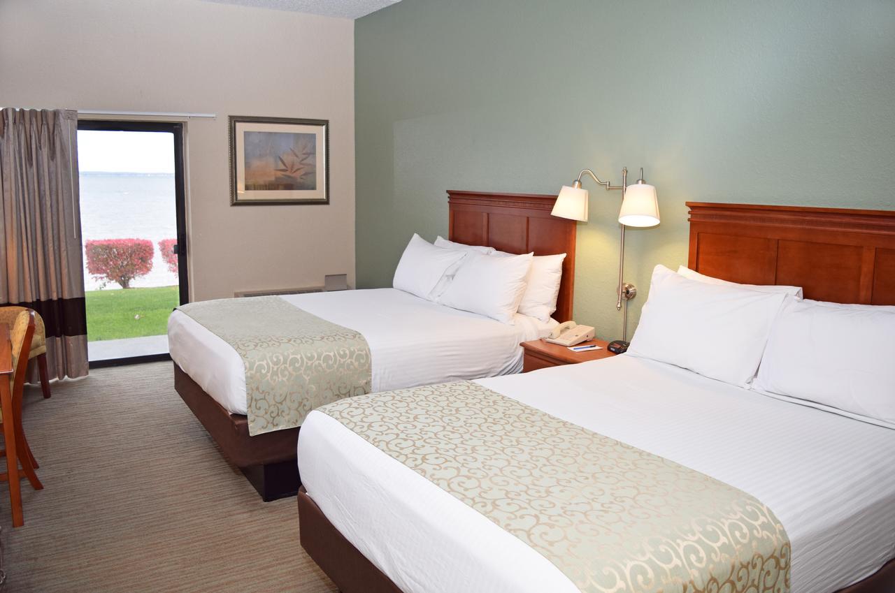 Beachfront Hotel Houghton Lake Extérieur photo