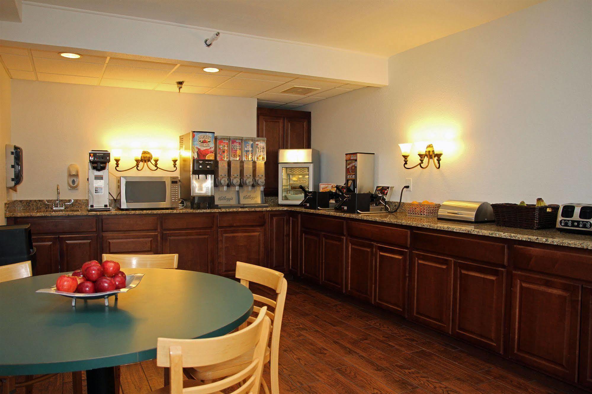 Beachfront Hotel Houghton Lake Extérieur photo