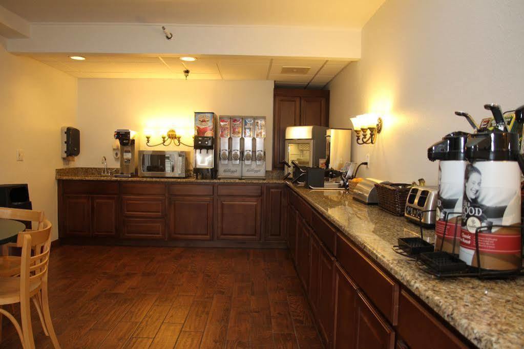 Beachfront Hotel Houghton Lake Extérieur photo